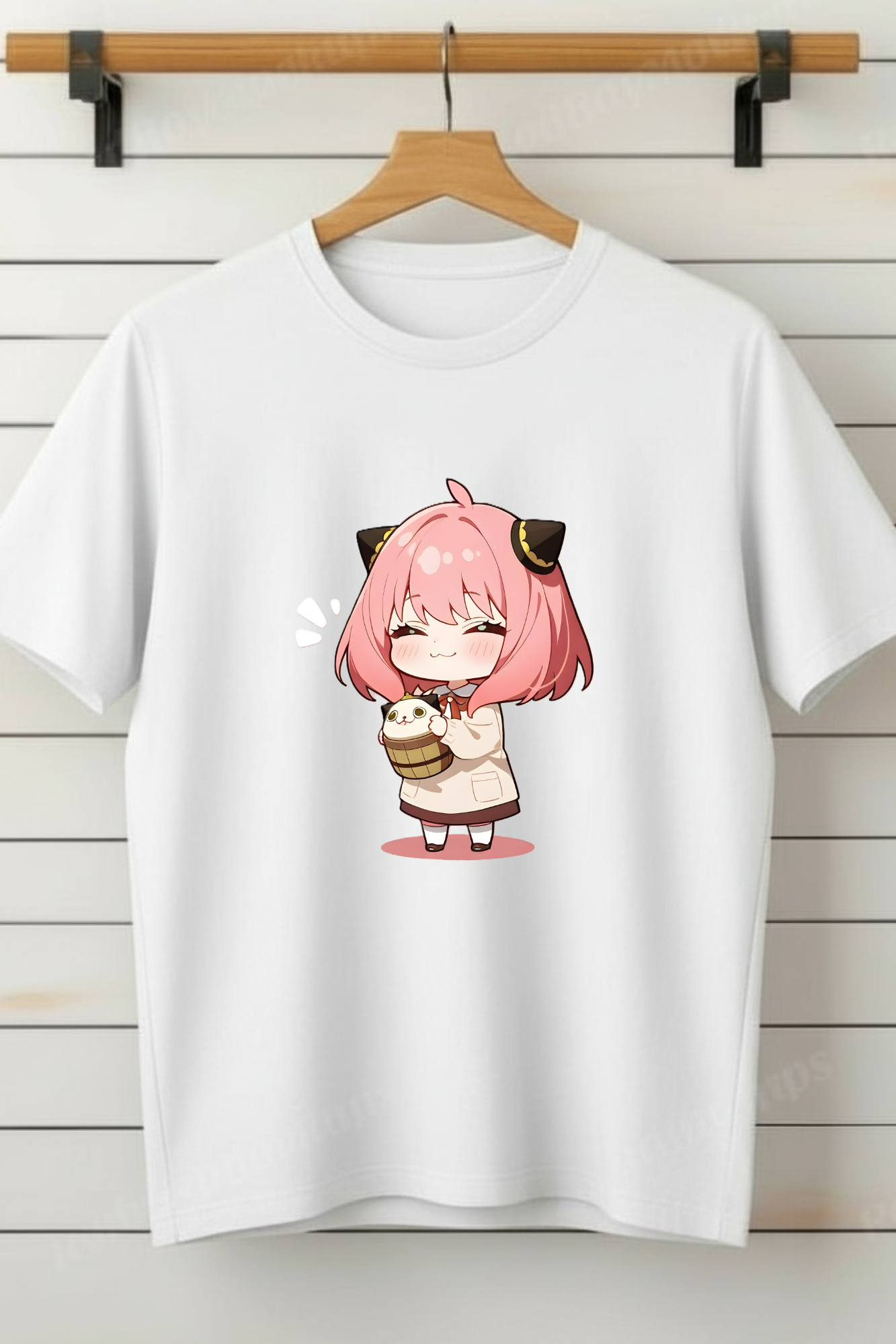 Anya forger with panda Women's Classic T-Shirt
